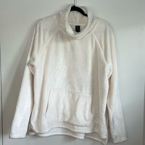 Like new Champion plush funnel neck pullover Size XL